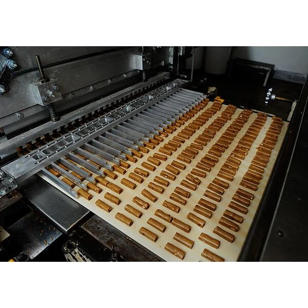 Almond Roca Buttercrunch Toffee Candy: 10-Ounce Tin 4 Almond Roca Buttercrunch Toffee Candy: 10-Ounce Tin - Image 4