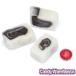 Licorice Mint Swirl Caramel Cubes: 2KG Bag 5 Licorice Mint Swirl Caramel Cubes: 2KG Bag -Candy Shop licorice mint swirl caramel cubes 2kg bag candy warehouse 3